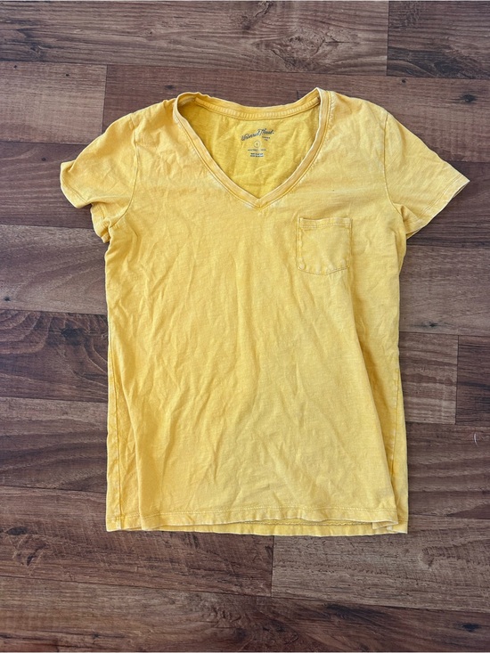 Universal Thread Tops - Universal Thread Yellow V-Neck Pocket Tee